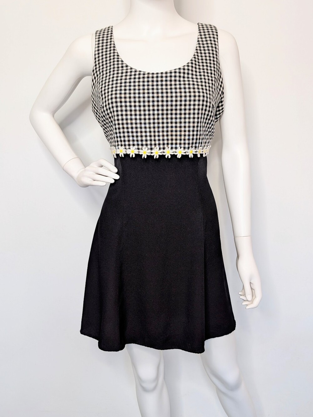 Vintage 90s Black & White Gingham Print Sleeveless Mini Sun Dress Daisy Trim